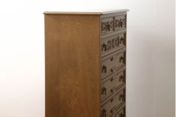 中古　美品　神戸洋家具老舗たかねや製　植物モチーフの彫刻と凝った引き手のデザインが美しいチェスト(引き出し、衣装箪笥、洋服タンス、整理タンス)(R-060571)