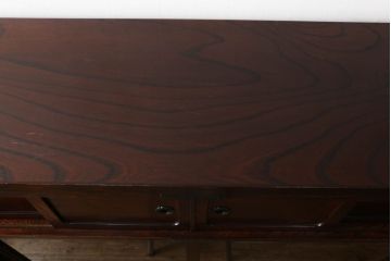 中古　美品　仙台箪笥　凝ったつくりの大振りな金具が目を惹く茶箪笥(茶棚、食器棚、収納棚、戸棚、キャビネット)(定価約70万円)(R-060575)