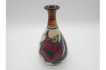 新垣薫作　壺屋焼　ダイナミックで鮮やかな魚文の花瓶(琉球陶器)(R-060585)