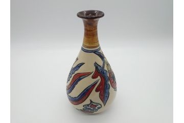 新垣薫作　壺屋焼　ダイナミックで鮮やかな魚文の花瓶(琉球陶器)(R-060585)