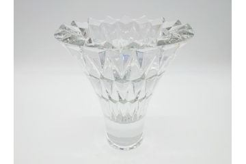 フランス　バカラ　Baccarat　輝きが美しい!　重厚で存在感のある花瓶　23cm(フラワーベース、フルレッドクリスタルガラス、箱なし)(R-060587)