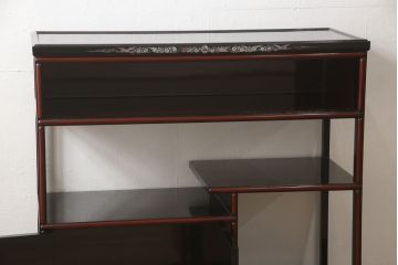 中古　アジア民芸家具　豪華な螺鈿(らでん)細工が美しい飾り棚(ラデン、収納棚、戸棚、茶棚、違い棚)(定価約90万円)(R-060591)