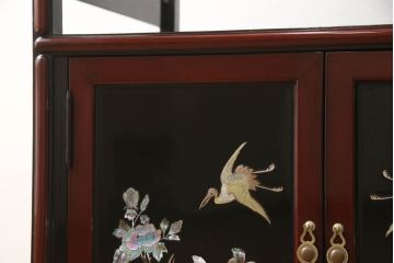 中古　アジア民芸家具　豪華な螺鈿(らでん)細工が美しい飾り棚(ラデン、収納棚、戸棚、茶棚、違い棚)(定価約90万円)(R-060591)