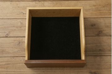 中古　美品　DREXEL HERITAGE(ドレクセルヘリテイジ)　FRANCESCA(フランチェスカ)シリーズ 照明付き!堂々とした佇まいのキャビネット(収納棚、戸棚、食器棚、カップボード)(定価約141万円)(R-060595)