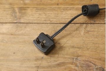 中古　美品　DREXEL HERITAGE(ドレクセルヘリテイジ)　FRANCESCA(フランチェスカ)シリーズ 照明付き!堂々とした佇まいのキャビネット(収納棚、戸棚、食器棚、カップボード)(定価約141万円)(R-060595)