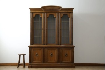 中古　美品　DREXEL HERITAGE(ドレクセルヘリテイジ)　FRANCESCA(フランチェスカ)シリーズ 照明付き!堂々とした佇まいのキャビネット　定価約141万円相当　(R-060595)