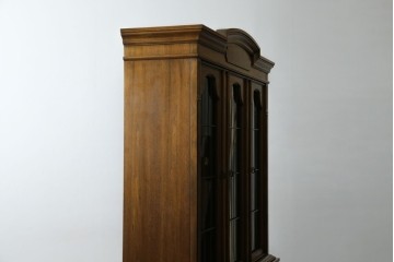 中古　美品　DREXEL HERITAGE(ドレクセルヘリテイジ)　FRANCESCA(フランチェスカ)シリーズ 照明付き!堂々とした佇まいのキャビネット　定価約141万円相当　(R-060595)