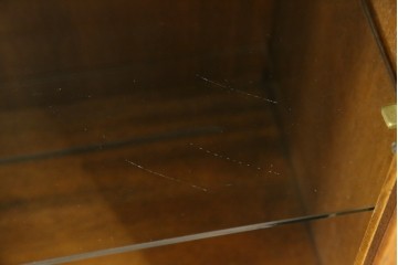 中古　美品　DREXEL HERITAGE(ドレクセルヘリテイジ)　FRANCESCA(フランチェスカ)シリーズ 照明付き!堂々とした佇まいのキャビネット　定価約141万円相当　(R-060595)