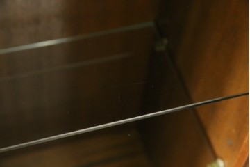 中古　美品　DREXEL HERITAGE(ドレクセルヘリテイジ)　FRANCESCA(フランチェスカ)シリーズ 照明付き!堂々とした佇まいのキャビネット　定価約141万円相当　(R-060595)