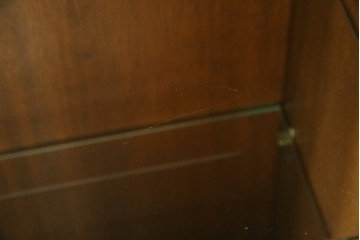 中古　美品　DREXEL HERITAGE(ドレクセルヘリテイジ)　FRANCESCA(フランチェスカ)シリーズ 照明付き!堂々とした佇まいのキャビネット　定価約141万円相当　(R-060595)