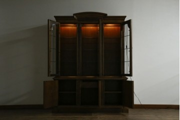 中古　美品　DREXEL HERITAGE(ドレクセルヘリテイジ)　FRANCESCA(フランチェスカ)シリーズ 照明付き!堂々とした佇まいのキャビネット　定価約141万円相当　(R-060595)