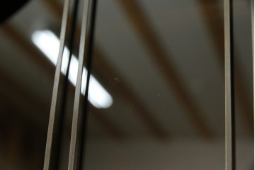 中古　美品　DREXEL HERITAGE(ドレクセルヘリテイジ)　FRANCESCA(フランチェスカ)シリーズ 照明付き!堂々とした佇まいのキャビネット　定価約141万円相当　(R-060595)