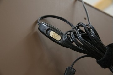 中古　美品　DREXEL HERITAGE(ドレクセルヘリテイジ)　FRANCESCA(フランチェスカ)シリーズ 照明付き!堂々とした佇まいのキャビネット　定価約141万円相当　(R-060595)