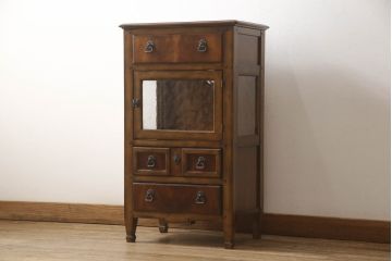 中古　美品　アメリカ輸入モデル　DREXEL HERITAGE(ドレクセルヘリテイジ)　マホガニー材　気泡ガラスがレトロな雰囲気を醸し出すサイドキャビネット(飾り棚、陳列棚、収納棚、サイドチェスト)(R-060600)