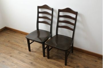中古　北海道民芸家具　HM645　背板の波打つようなデザインが上品なラダーバックチェア2脚セット(椅子、ダイニングチェア、板座チェア)(R-060603)