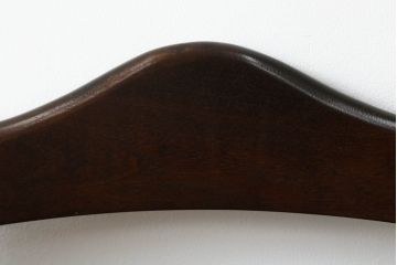 中古　北海道民芸家具　HM645　背板の波打つようなデザインが上品なラダーバックチェア2脚セット(椅子、ダイニングチェア、板座チェア)(R-060603)