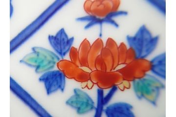十二代今泉今右衛門　色鮮やかな花の文様が美しい!　錦花文六角花瓶(人間国宝、箱なし)(R-060606)