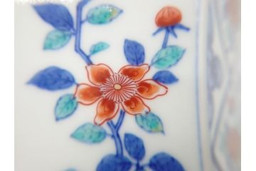 十二代今泉今右衛門　色鮮やかな花の文様が美しい!　錦花文六角花瓶(人間国宝、箱なし)(R-060606)