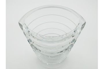 フランス　バカラ　Baccarat　ココ　小振りでも存在感のあるフラワーベース(花瓶、フルレッドクリスタルガラス、箱なし、COCO)(R-060613)