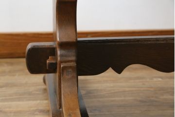イギリスアンティーク　オーク材　シンプルなデザインが取り入れやすいダイニングテーブル(2人掛け、4人掛け)(R-060622)