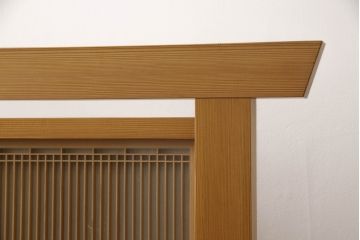 中古　クリアガラスが繊細なデザインを引き立たせる屋久杉の組子衝立て(つい立て、パーテーション、間仕切り)(R-060625)