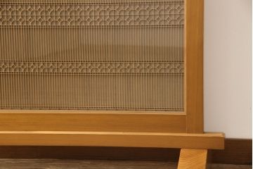 中古　クリアガラスが繊細なデザインを引き立たせる屋久杉の組子衝立て(つい立て、パーテーション、間仕切り)(R-060625)