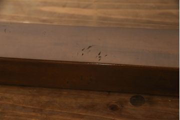 中古　美品　バロッサバレンティ(VARO,S.A. VALENTI)　挽き物加工の脚が存在感バツグンのセンターテーブル(リビングテーブル、ローテーブル)(R-060626)