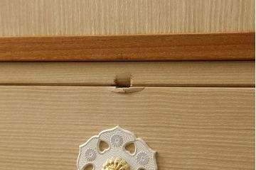 中古　最高級品　伝統工芸品　衣装盆付き　上品なデザインの飾り金具が魅力的な泉州総桐箪笥(胴丸、総桐たんす、引き出し、着物箪笥、衣装箪笥、和タンス、整理タンス)(定価推定約200万円)(R-060627)