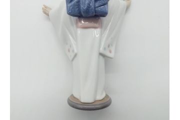 リヤドロ　LLADRO　淡い色使いがかわいらしい和装少女の人形(フィギュリン、置物、オブジェ、箱なし)(R-060643)