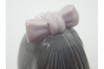 リヤドロ　LLADRO　淡い色使いがかわいらしい和装少女の人形(フィギュリン、置物、オブジェ、箱なし)(R-060643)