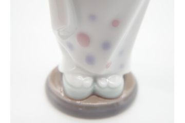 リヤドロ　LLADRO　淡い色使いがかわいらしい和装少女の人形(フィギュリン、置物、オブジェ、箱なし)(R-060643)