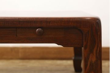 中古　美品　松本伝統　指物工芸家具　漆塗り　総欅(ケヤキ)材の杢目が美しい引き出し付き座卓(ローテーブル)(R-060659)
