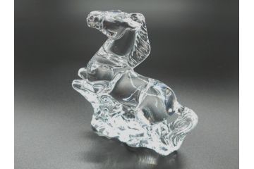 バカラ　Baccarat　美しく躍動的な馬のクリスタルオブジェ(干支、フランス、フルレッドクリスタルガラス)(R-060664)