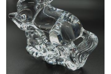 バカラ　Baccarat　美しく躍動的な馬のクリスタルオブジェ(干支、フランス、フルレッドクリスタルガラス)(R-060664)