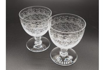 フランス　バカラ　Baccarat　ローハン　蔓草模様が全面に施された優雅なデザイン!　グラス2点セット(ワイン、リキュール、フルレッドクリスタルガラス)(R-060665)