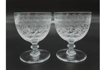 フランス　バカラ　Baccarat　ローハン　蔓草模様が全面に施された優雅なデザイン!　グラス2点セット(ワイン、リキュール、フルレッドクリスタルガラス)(R-060665)