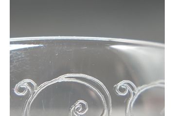 フランス　バカラ　Baccarat　ローハン　蔓草模様が全面に施された優雅なデザイン!　グラス2点セット(ワイン、リキュール、フルレッドクリスタルガラス)(R-060665)