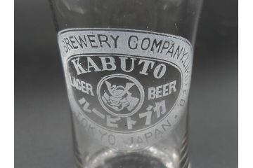 戦前　当時物　カブトビールのロゴがクールな鼓型グラス(和ガラス、コップ)(R-060666)