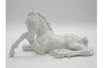 マイセン　MEISSEN　繊細さを感じる美しい白磁人形　伏せる馬(フィギュリン、オブジェ、箱なし)(R-060671)