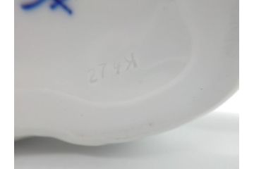 マイセン　MEISSEN　繊細さを感じる美しい白磁人形　伏せる馬(フィギュリン、オブジェ、箱なし)(R-060671)