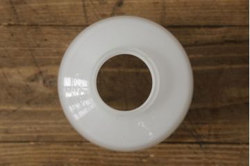 アンティーク照明　昭和レトロ　明かりを点けると浮かび上がるデザインが和の趣あふれるペンダントライト(天井照明、吊り下げ照明、シェード)(R-060677)