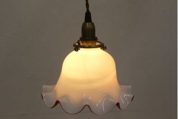  和製アンティーク　大正〜昭和初期　赤い縁のフリルが可愛らしいペンダントライト(電笠、シェード、天井照明、吊り下げ照明)(R-060679)
