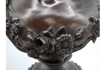 西洋アンティーク　柔らかな表情と繊細な装飾が魅力的なブロンズ像(RED TION A.VETU、女性、首像、銅像)(R-060682)
