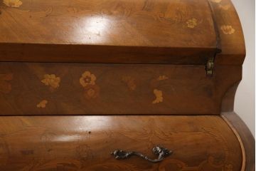 中古　イタリア　高級家具　印象的なフォルムが目を惹く象嵌入りのライティングビューロー(簿記机、引き出し、チェスト、在宅用、在宅ワーク用、ワークデスク)(定価推定約90万円)(R-060684)