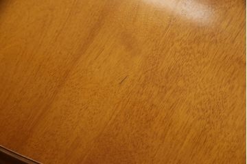 中古　美品　横浜ダニエル(daniel)　幕板と挽き物脚の凝ったデザインが目を惹く丸テーブル(ラウンドテーブル、2人掛け、ダイニングテーブル)(R-060688)