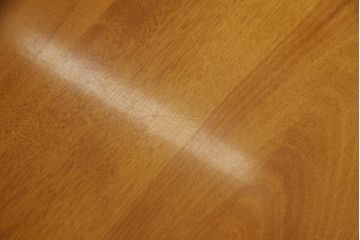 中古　美品　横浜ダニエル(daniel)　幕板と挽き物脚の凝ったデザインが目を惹く丸テーブル(ラウンドテーブル、2人掛け、ダイニングテーブル)(R-060688)