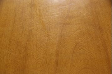 中古　美品　横浜ダニエル(daniel)　幕板と挽き物脚の凝ったデザインが目を惹く丸テーブル(ラウンドテーブル、2人掛け、ダイニングテーブル)(R-060688)