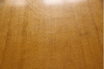 中古　美品　横浜ダニエル(daniel)　幕板と挽き物脚の凝ったデザインが目を惹く丸テーブル(ラウンドテーブル、2人掛け、ダイニングテーブル)(R-060688)