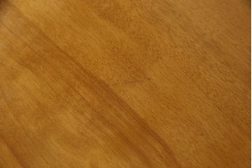 中古　美品　横浜ダニエル(daniel)　幕板と挽き物脚の凝ったデザインが目を惹く丸テーブル(ラウンドテーブル、2人掛け、ダイニングテーブル)(R-060688)