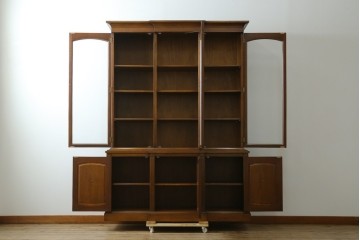中古　美品　DREXEL HERITAGE(ドレクセルヘリテイジ)　Triune(トライユン)　チャイナ　クラシカルな佇まいのキャビネット　定価約90万円　(R-060689)